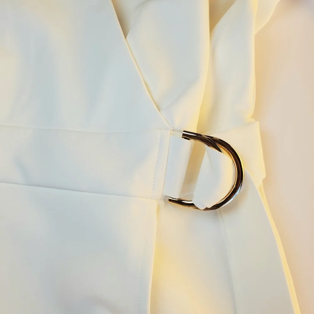 NWOT Lulus Rooftop Bar White Long Sleeve Faux-Wrap Belted Skort Romper Sz L